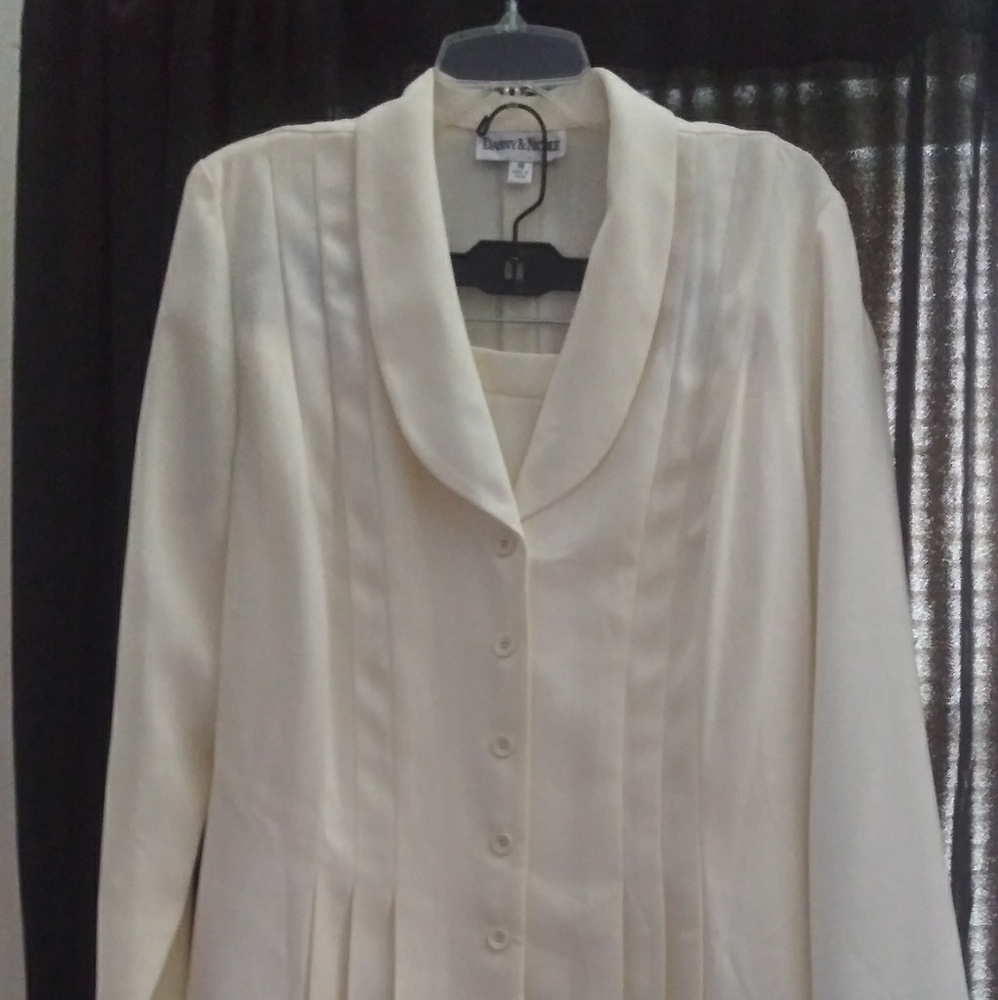 New with tags summer skirt suit!!!!